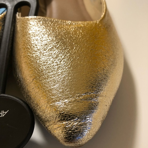 Women’s gold pointy flats (Ardene) size 6 - Picture 2 of 9